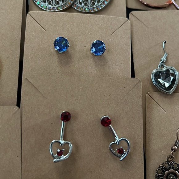 Earring bundle - Picture 10 of 11